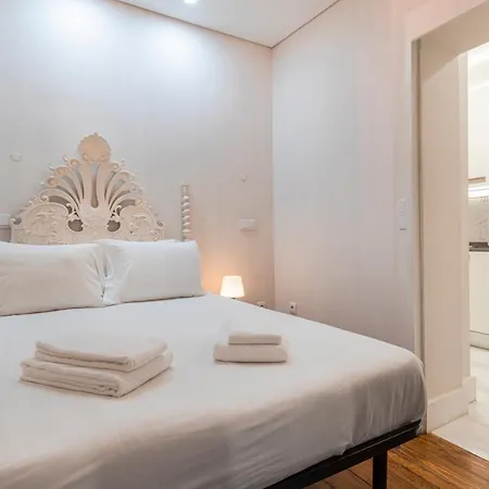 Apartamento Cozy & Lovely W/ Patio By Lovelystay