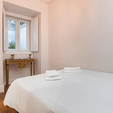 Apartment Cozy & Lovely W/ Patio By Lovelystay Lisbon