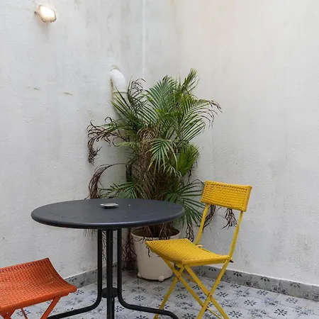 Apartment Cozy & Lovely W/ Patio By Lovelystay