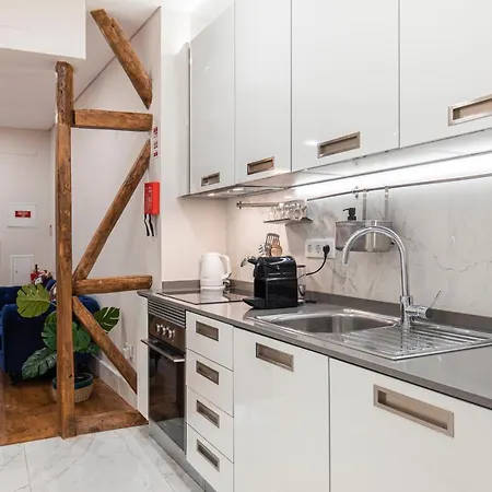 Cozy & Lovely W/ Patio By Lovelystay *